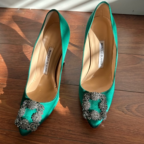 Manolo Blahnik Green Satin Hangisi Pumps. Size 7. Authentic!!! - Picture 2 of 16